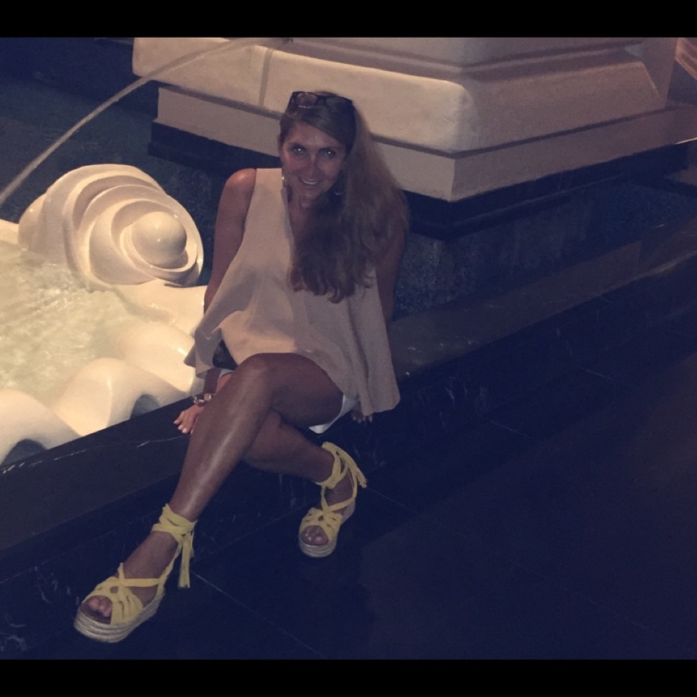 Meet your Posher, Konstantina